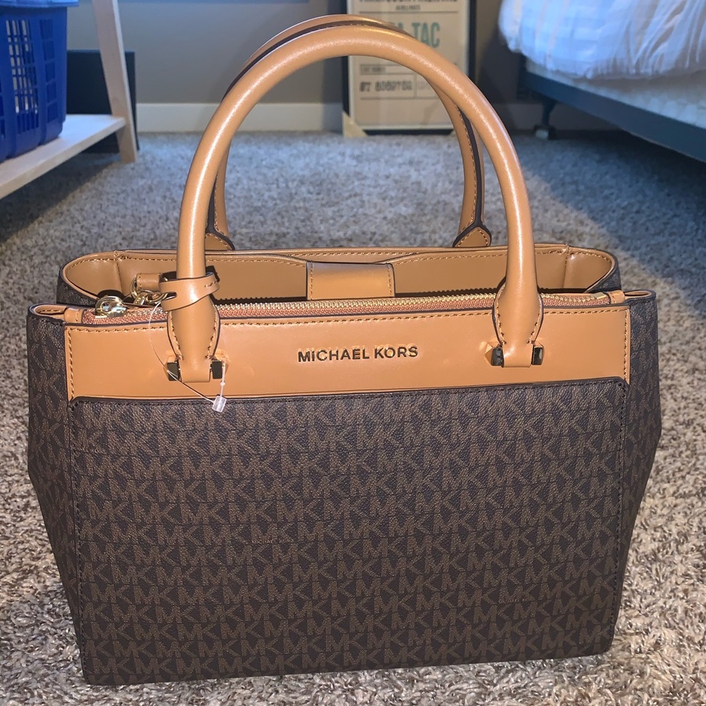 Michael Kors leather Gibson Signature purse